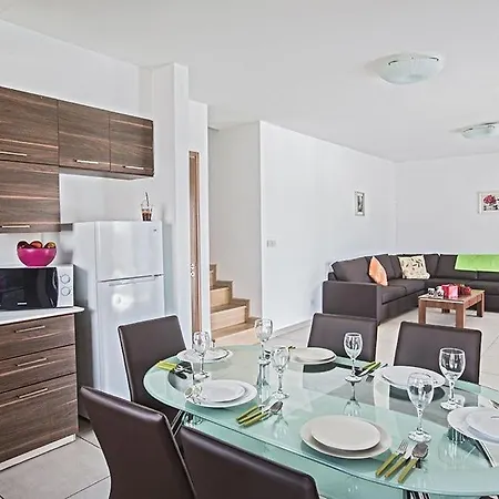 Вилла Petreris Enas - Stunning 3 Bedroom With Pool - Short Walk To Nissi Avenue
