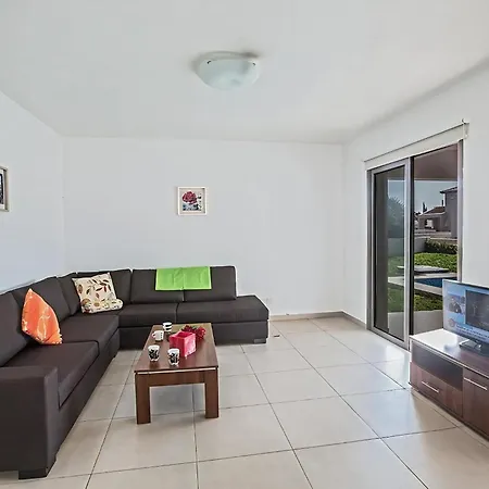 Вилла Petreris Enas - Stunning 3 Bedroom With Pool - Short Walk To Nissi Avenue *