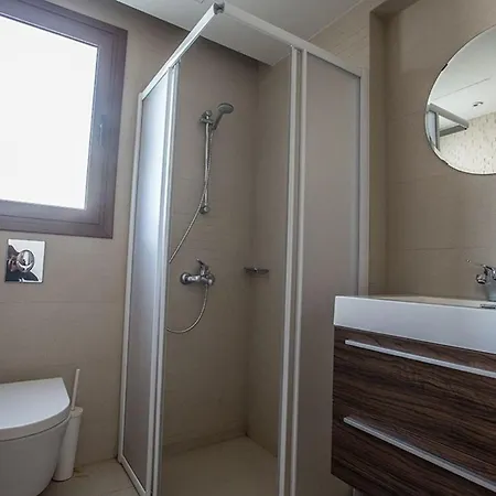 Petreris Enas - Stunning 3 Bedroom With Pool * アヤナパ
