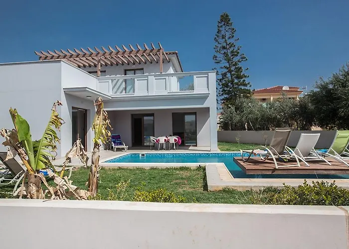 Petreris Enas - Stunning 3 Bedroom With Pool
